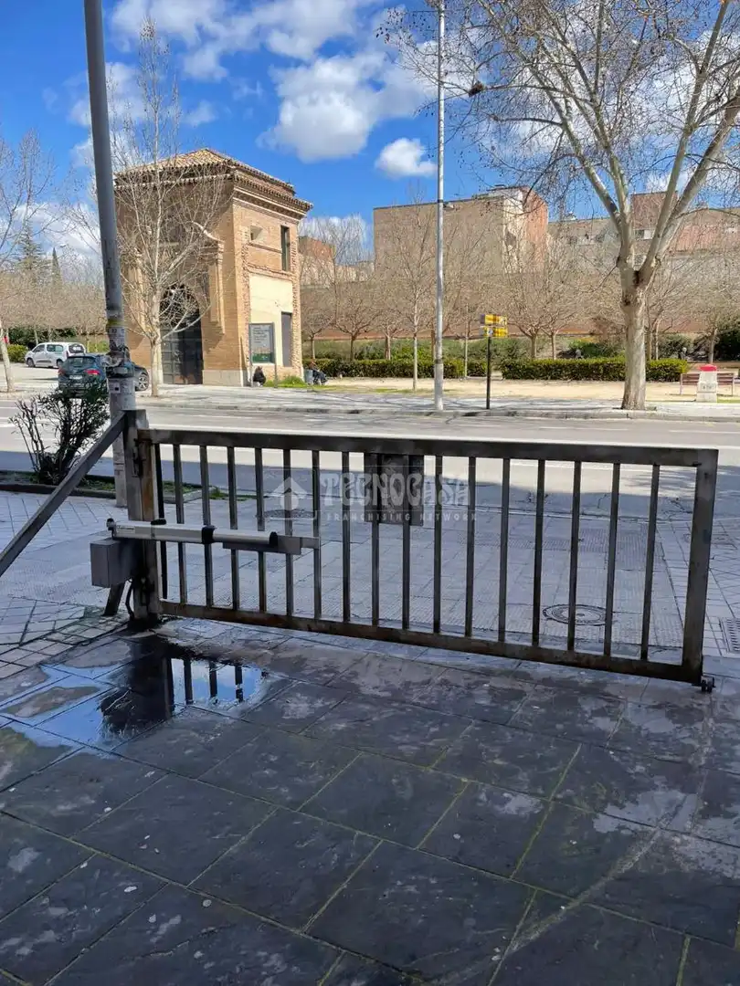 Vista exterior de Garaje en venta en Granada