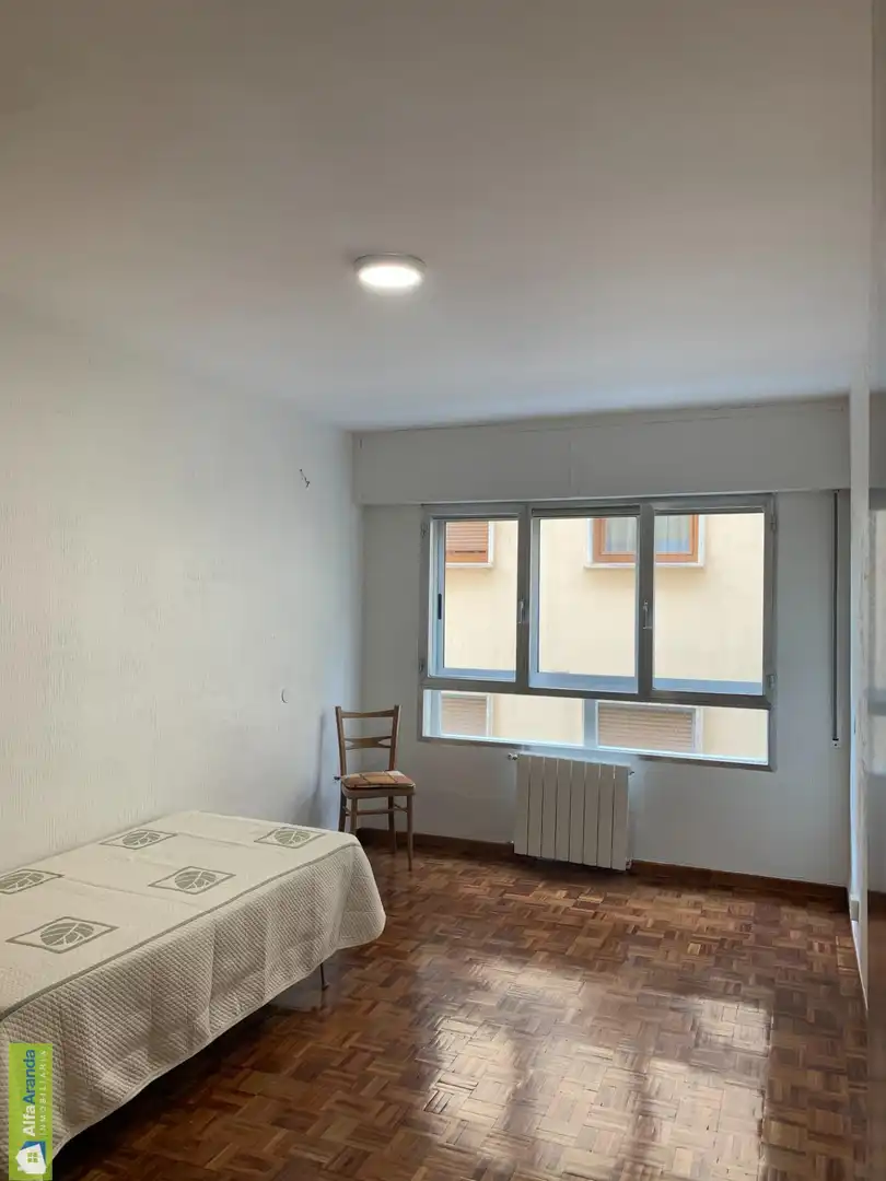 Habitación de Piso en venta en Aranda de Duero con Calefacción, Parquet y Terraza