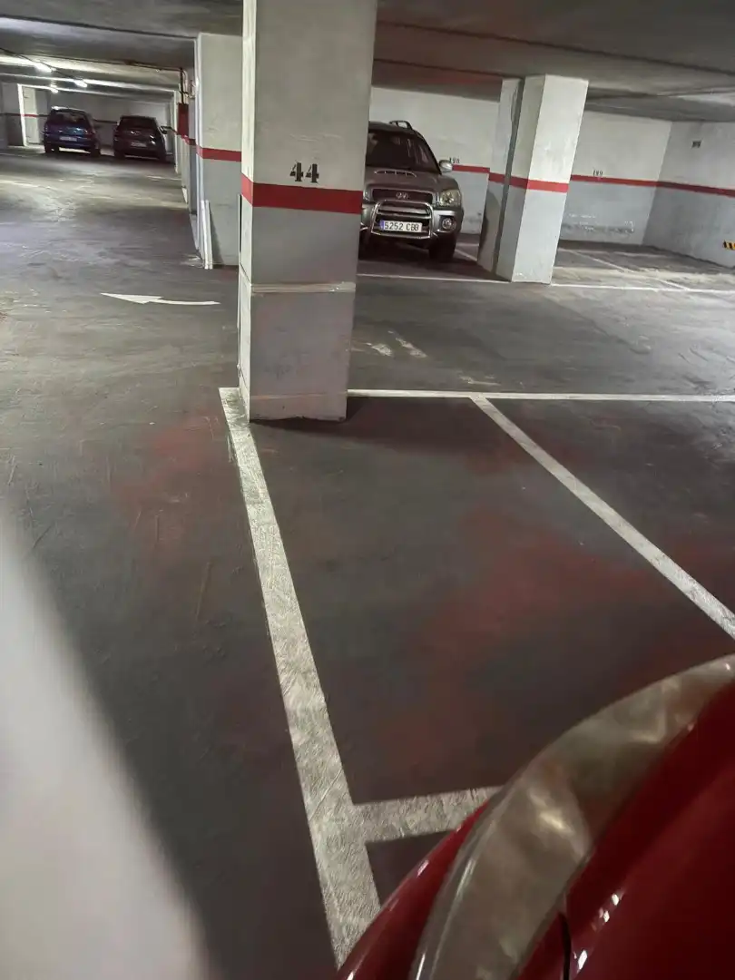 Motorbike with lift for sale in Avinguda del Doctor Peset Aleixandre 68, imagen 4