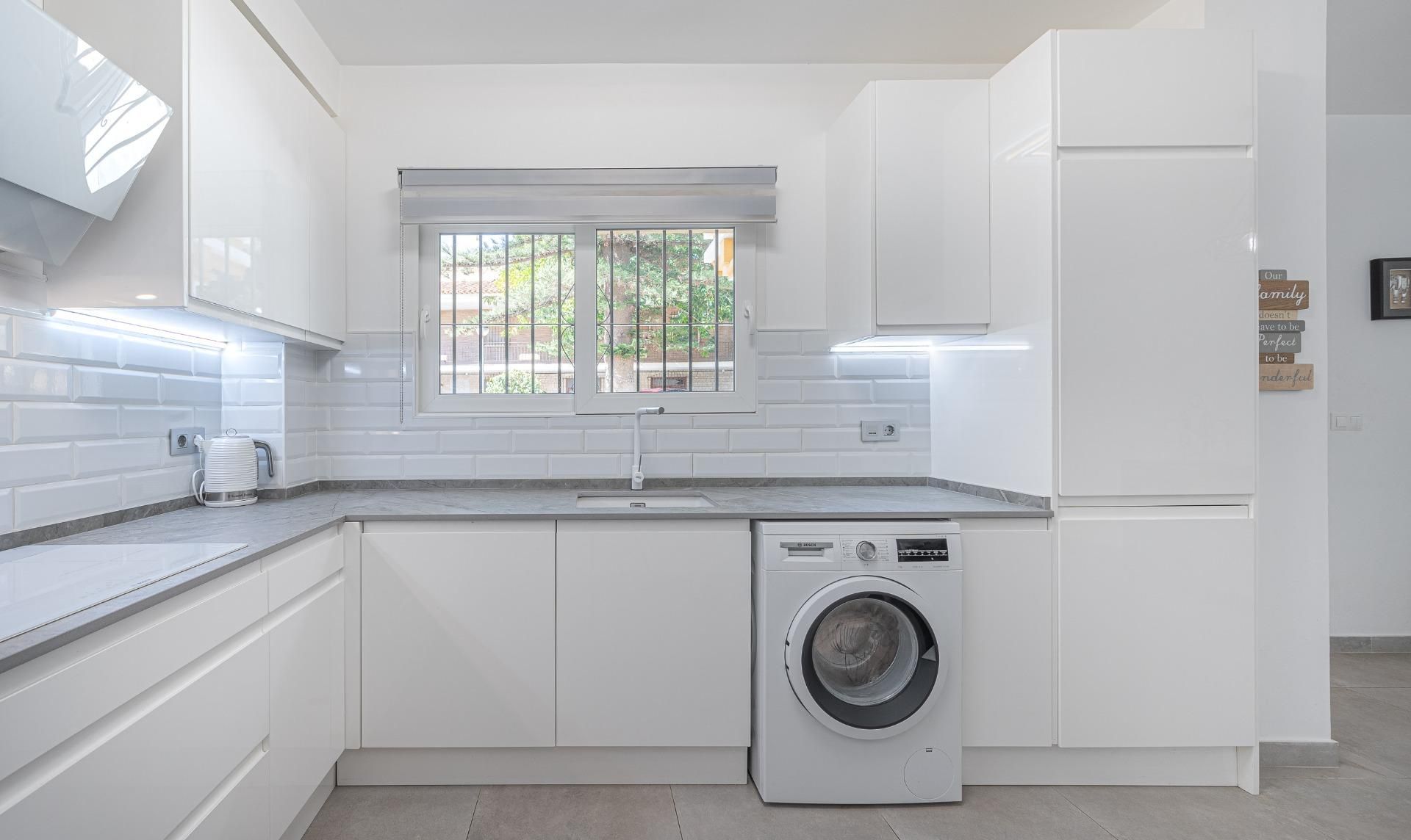 Cocina de Casa adosada en venta en Fuengirola con Aire acondicionado, Calefacción y Terraza