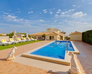 Swimming pool of House or chalet for sale in Orihuela  with Air Conditioner, Heating and Private garden