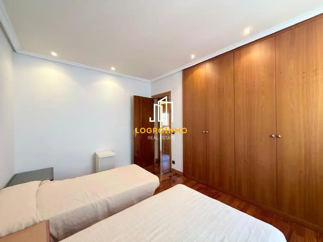 Flat for rent in  Logroño  with Air Conditioner, Heating and Terrace