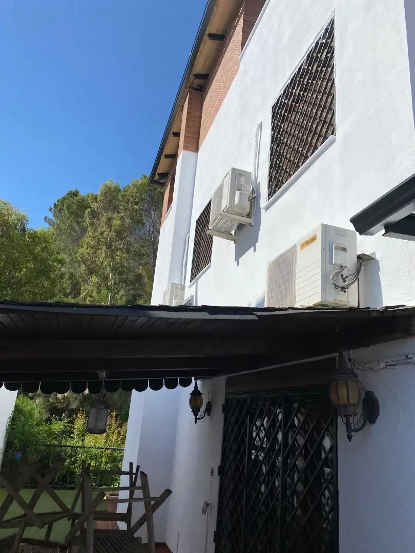 Vista exterior de Casa o chalet en venta en Jaén con Aire acondicionado, Calefacción y Amueblado