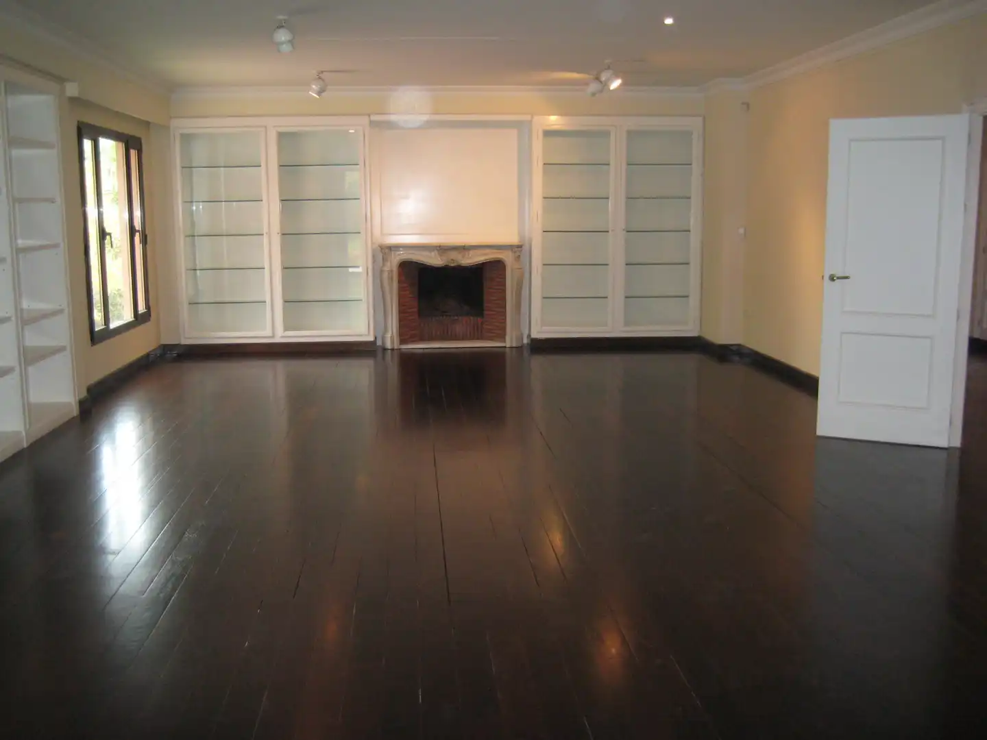 Sala de estar de Casa o chalet de alquiler en Pozuelo de Alarcón con Aire acondicionado, Jardín privado y Parquet