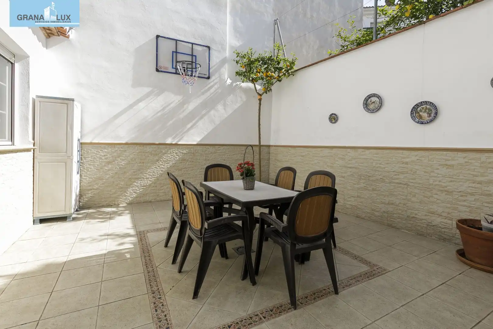 Casa a schiera con terrazza in vendita a 22 Calle Pensamiento