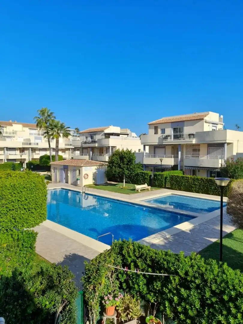 Appartement compact avec piscine à vendre à Las Marinas / Les Marines