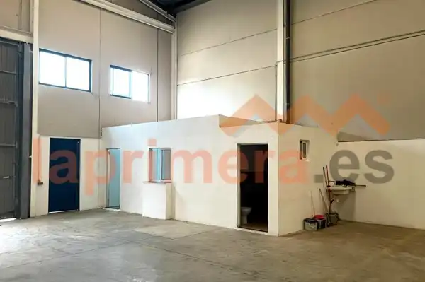 Industrial buildings for rent in Corbera
