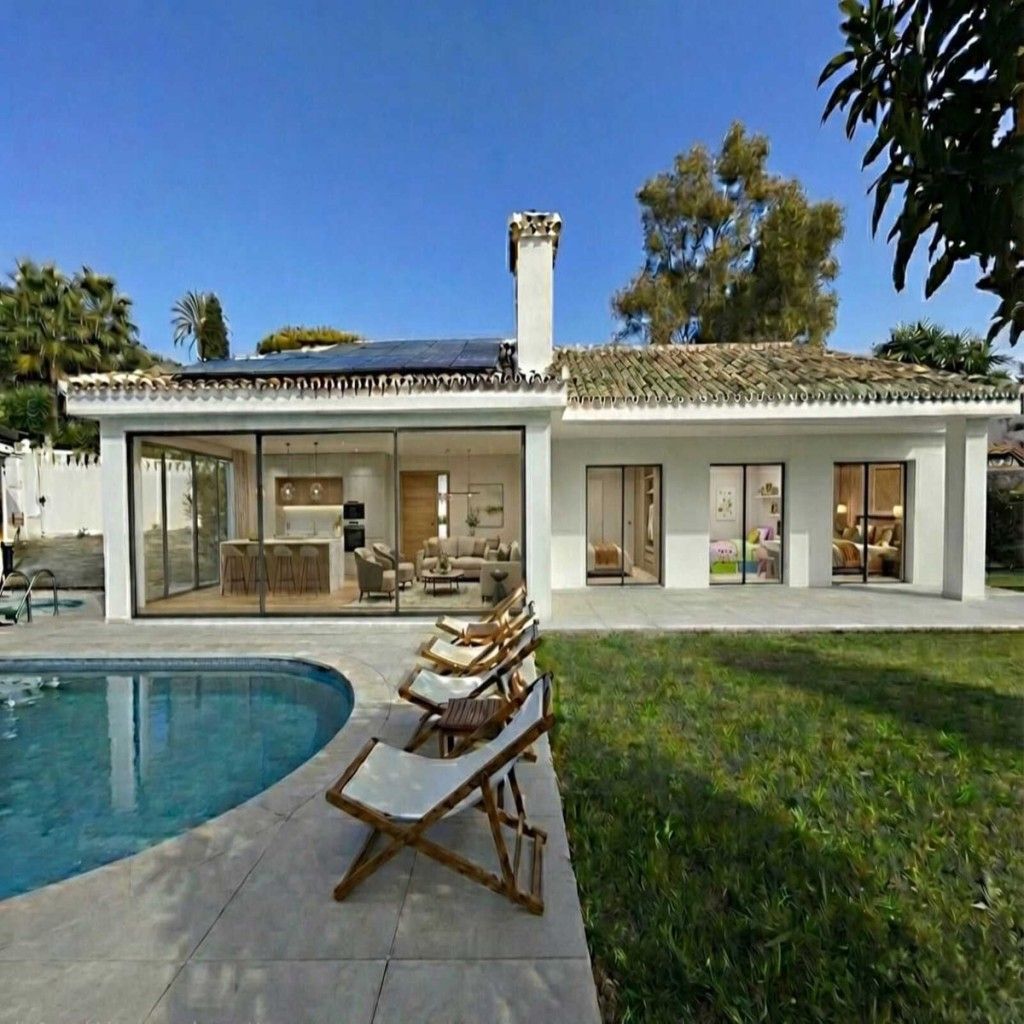 Vista exterior de Casa o xalet en venda en Benalmádena amb Aire condicionat, Terrassa i Traster