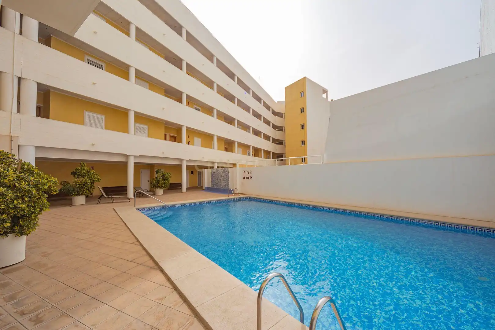 Piscina de Apartamento en venta en Calpe / Calp con Aire acondicionado, Trastero y Piscina comunitaria