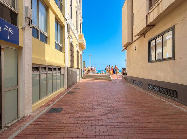 Local comercial en Alquiler en Calle Hierro, 23 en Santa Catalina - Canteras