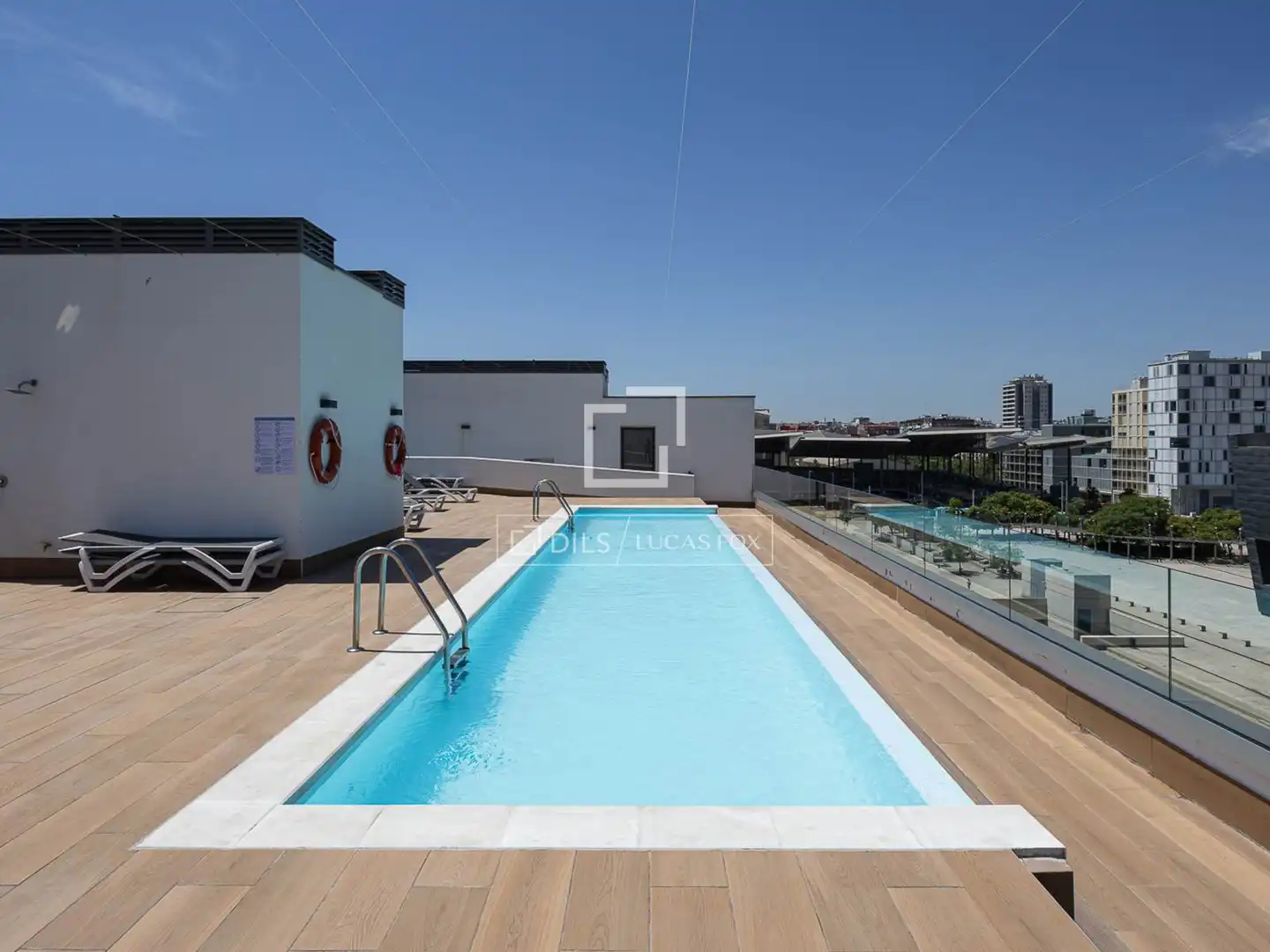 Piscina de Piso en venta en Barcelona con Aire acondicionado, Parquet y Terraza