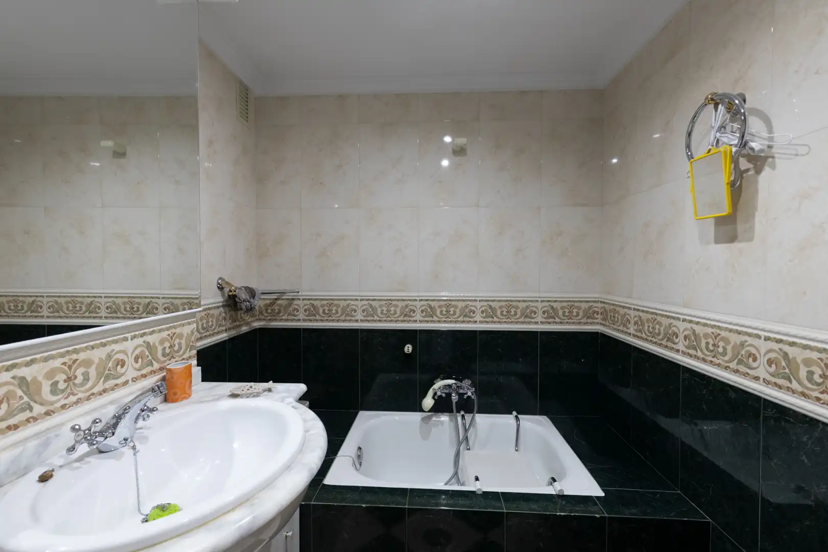 Bathroom of Flat for sale in Ronda