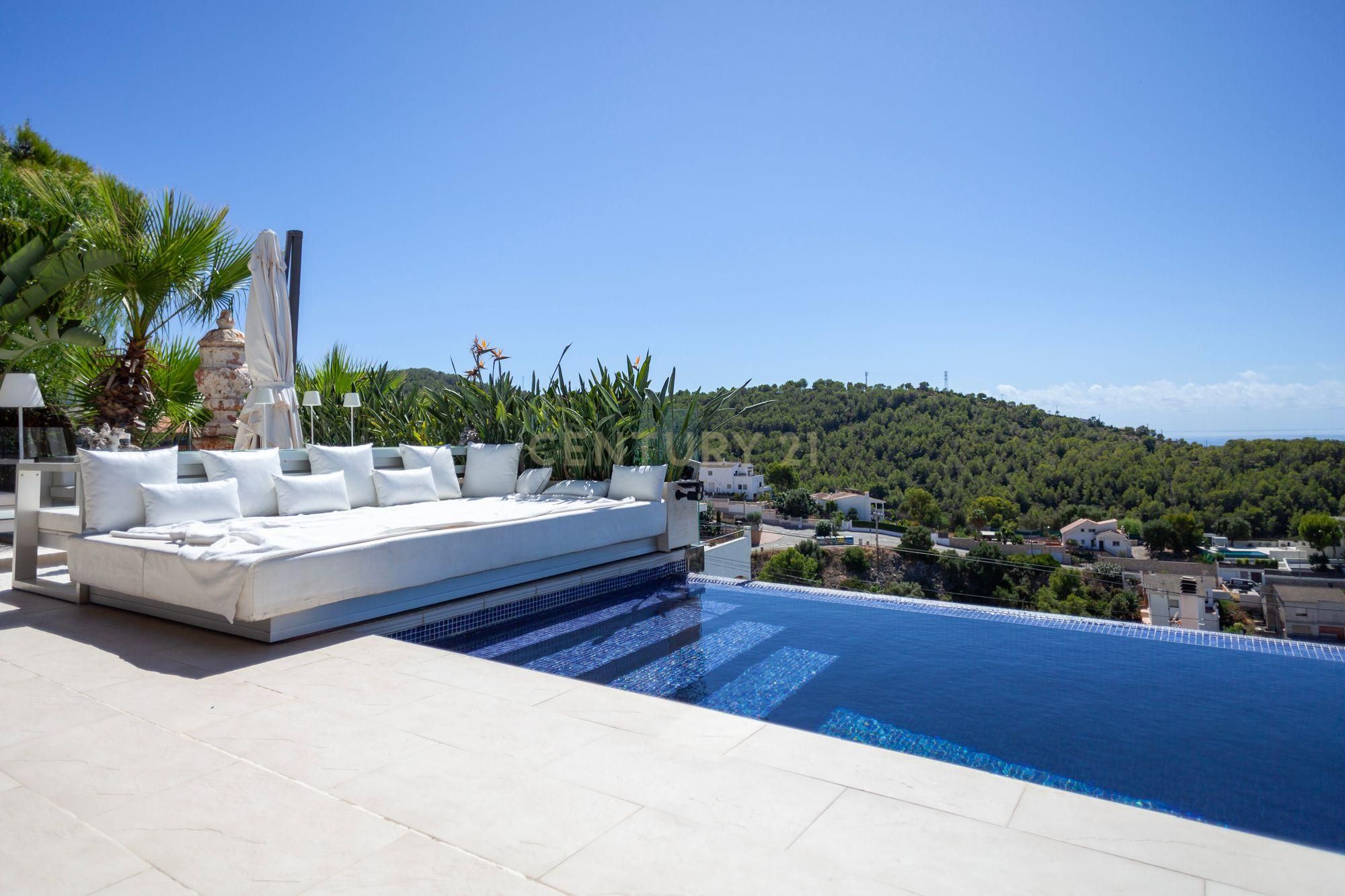 Swimming pool of House or chalet for sale in Sitges  with Air Conditioner, Private garden and Storage room
