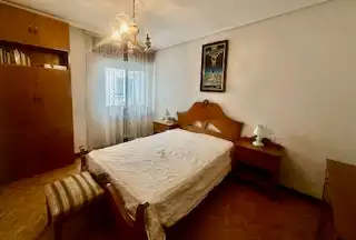 Habitación de Piso de alquiler en León Capital  con Calefacción, Parquet y Terraza