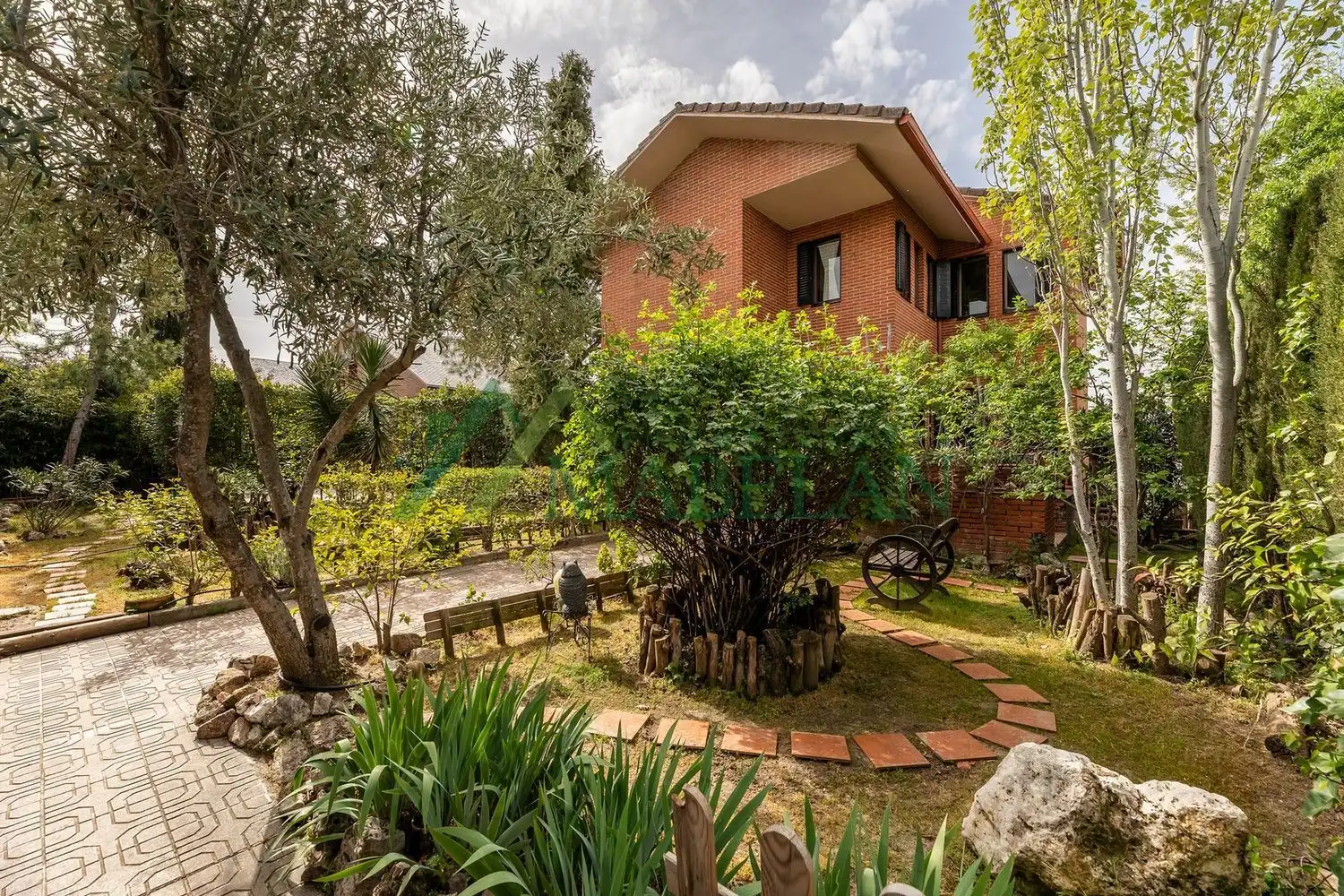 Jardí de Casa o xalet en venda en Las Rozas de Madrid amb Aire condicionat, Calefacció i Jardí privat