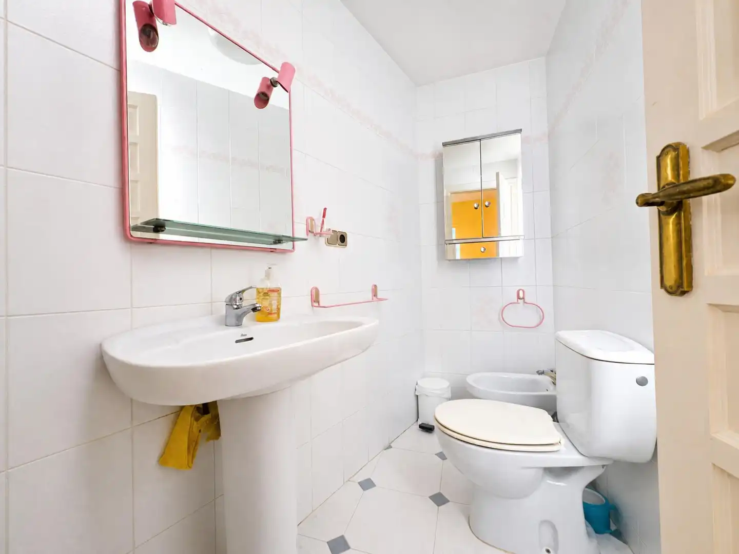 Bathroom of Flat for sale in Cazorla