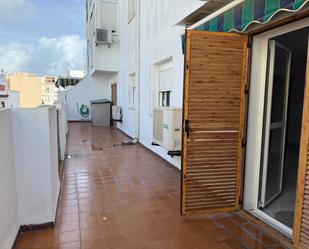 Exterior view of Flat to rent in San Fernando  with Air Conditioner, Heating and Terrace