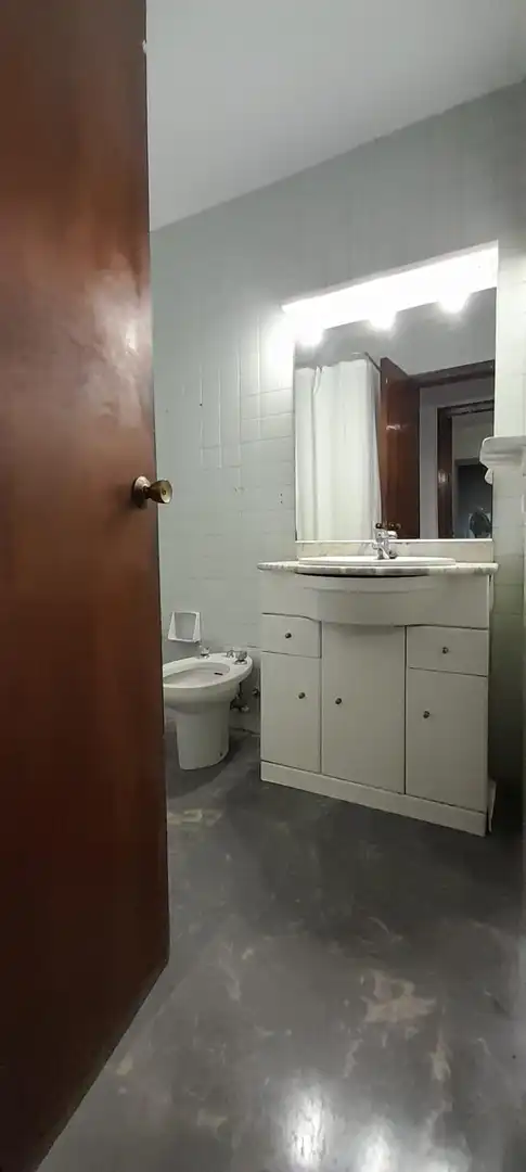 Baño de Piso en venta en Córdoba con Alarma