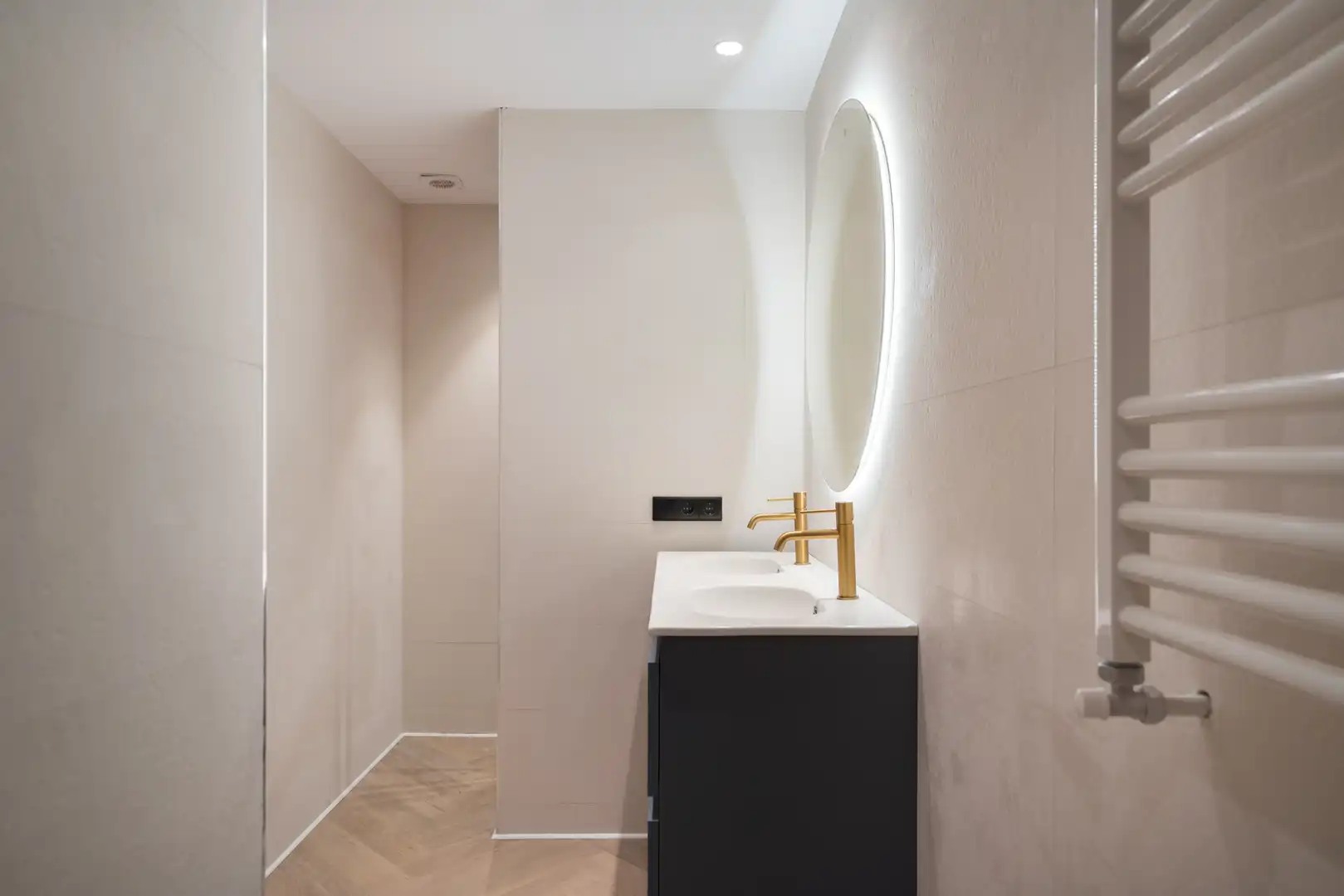 Badezimmer von Wohnung zum Verkauf in Gijón  mit Heizung