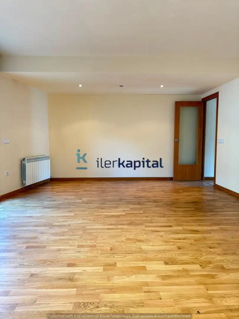 Flat for rent in Rosselló  with Heating