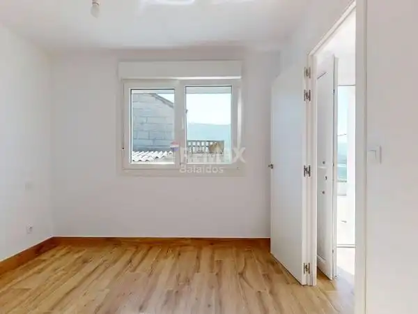 Dormitori de Casa o xalet en venda en Oia amb Calefacció, Jardí privat i Terrassa