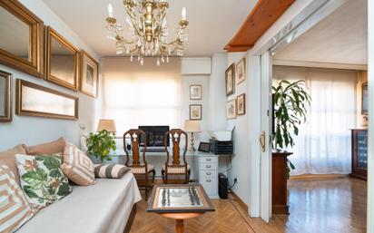 Living room of Flat for sale in  Madrid Capital  with Heating, Parquet flooring and Balcony