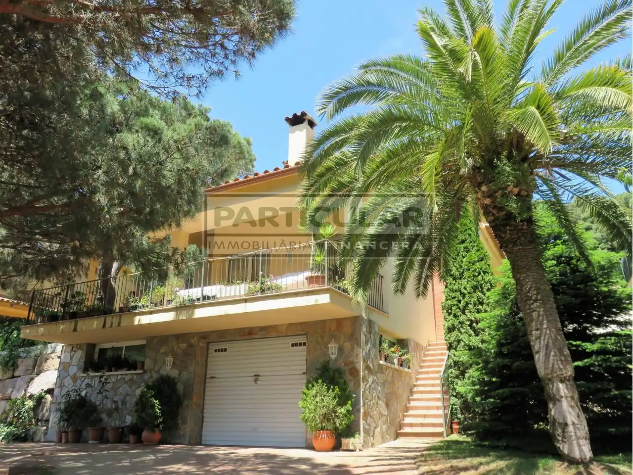 Villa con piscina in vendita a Vallromanes