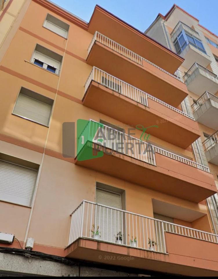 Terrassa de Pis en venda en Ourense Capital  amb Calefacció, Moblat i Balcó