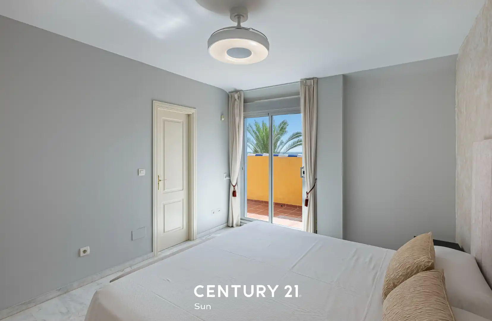 Bedroom of Attic for sale in Marbella  with Air Conditioner, Heating and Terrace