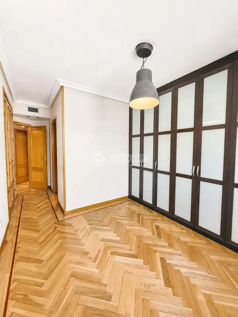 Bedroom of Flat for rent in Madrid  with Air Conditioner and Heating