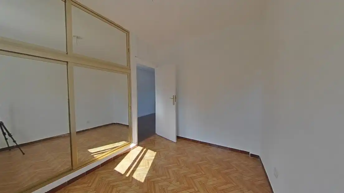 Habitación de Piso en venta en Madrid con Calefacción, Terraza y Horno
