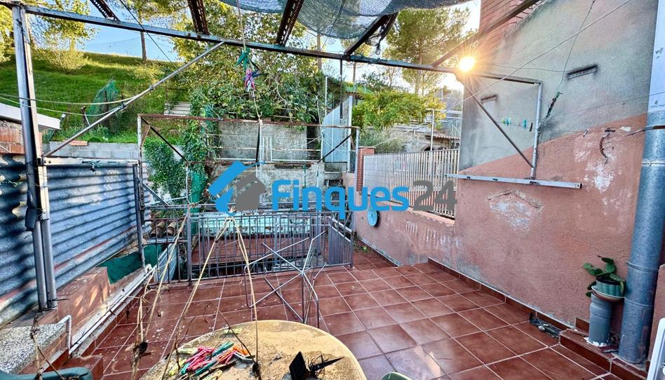 Foto 1 de Casa adosada en venda a Barri Mion - Puigberenguer, Barcelona