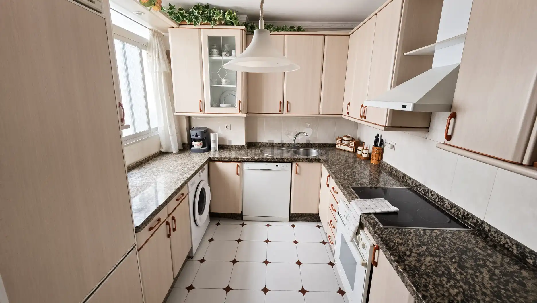 Cuina de Apartament en venda en Marbella amb Moblat i Internet