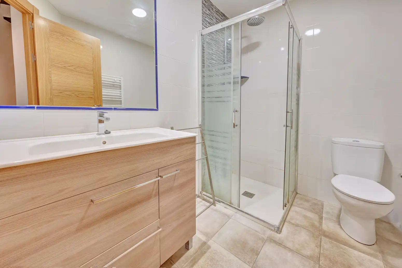 Bathroom of Detached homes for sale in Mañeru  with Air Conditioner, Heating and Private garden