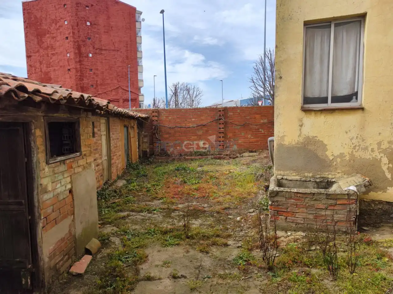 Casa o xalet en venda en León Capital  amb Jardí privat i Traster