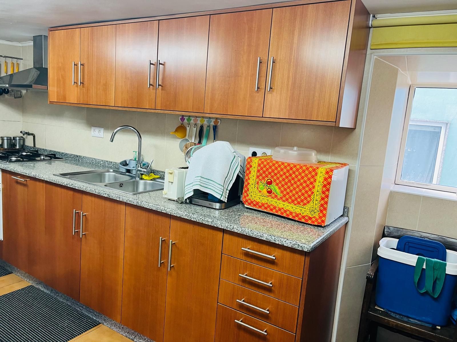 Cuina de Casa o xalet en venda en Pontevedra Capital  amb Calefacció i Traster