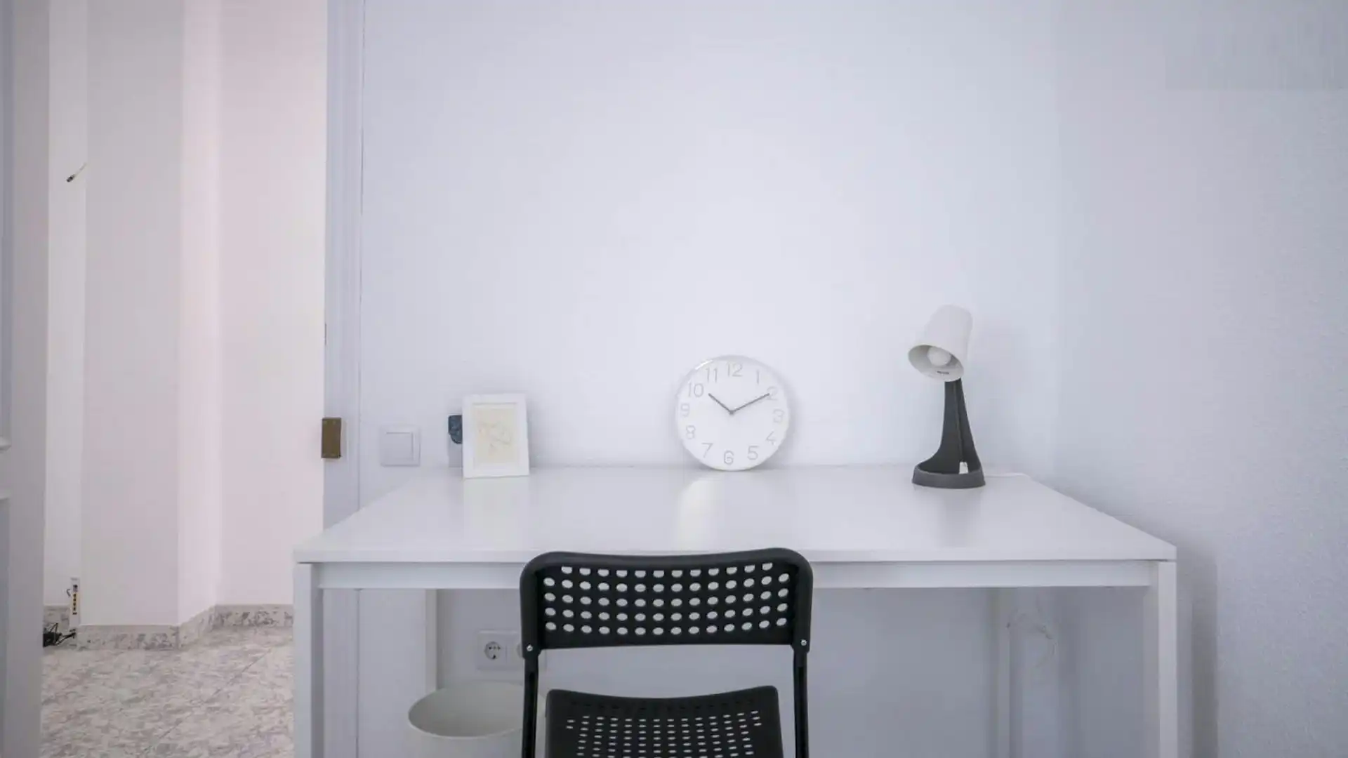 Bedroom of Flat for share in  Valencia Capital  with Washing machine and Internet