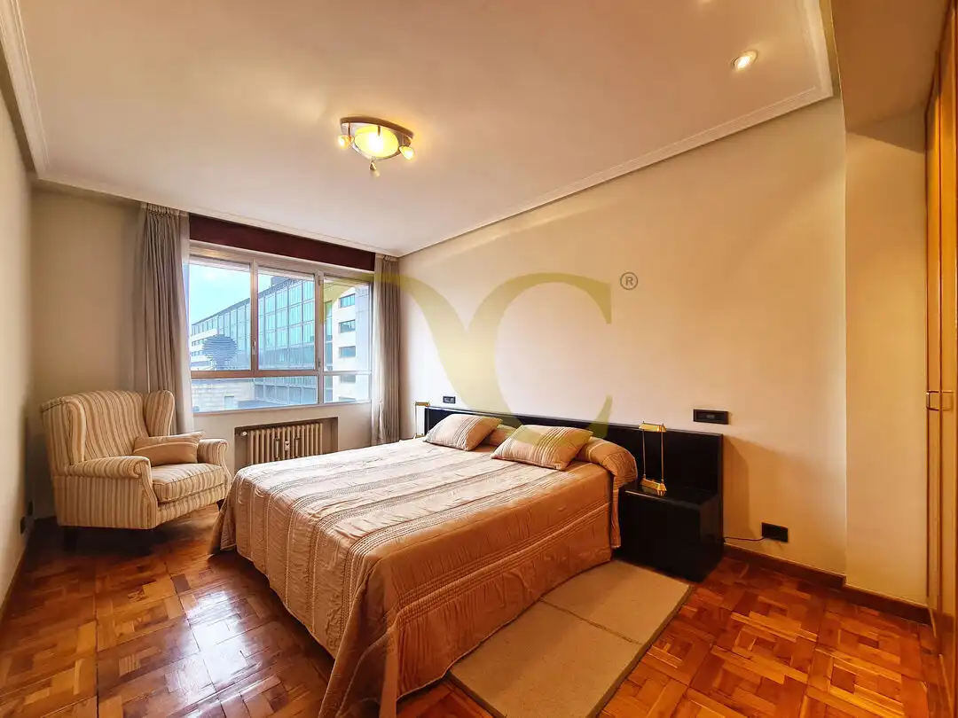 Bedroom of Flat for sale in Oviedo   with Heating
