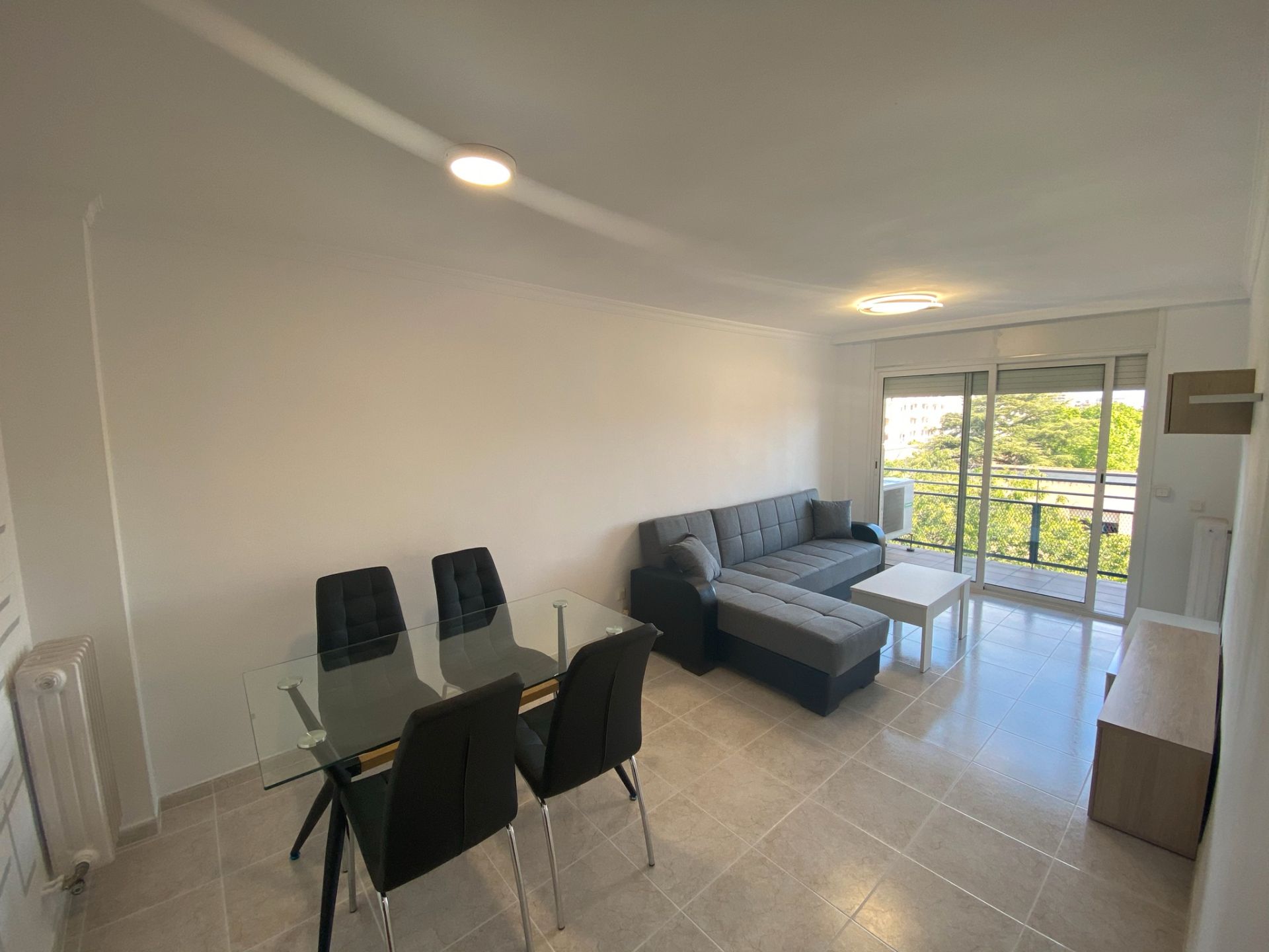 Living room of Flat to rent in Girona Capital  with Air Conditioner, Heating and Furnished