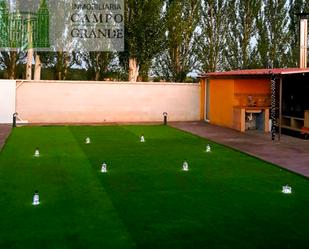 Jardí de Casa o xalet en venda en Grijota amb Calefacció, Jardí privat i Terrassa