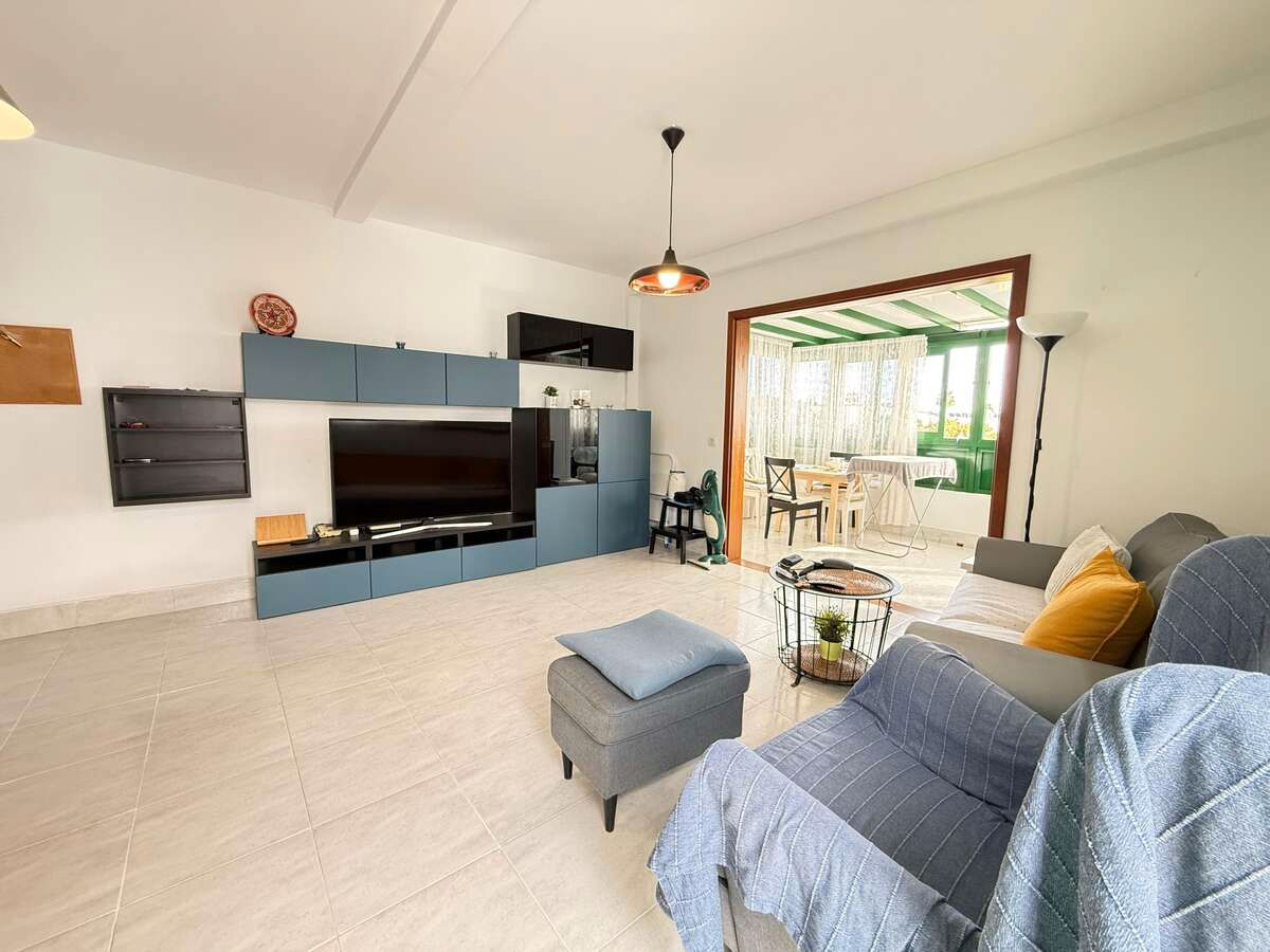Sala d'estar de Apartament en venda en Tías amb Terrassa i Moblat