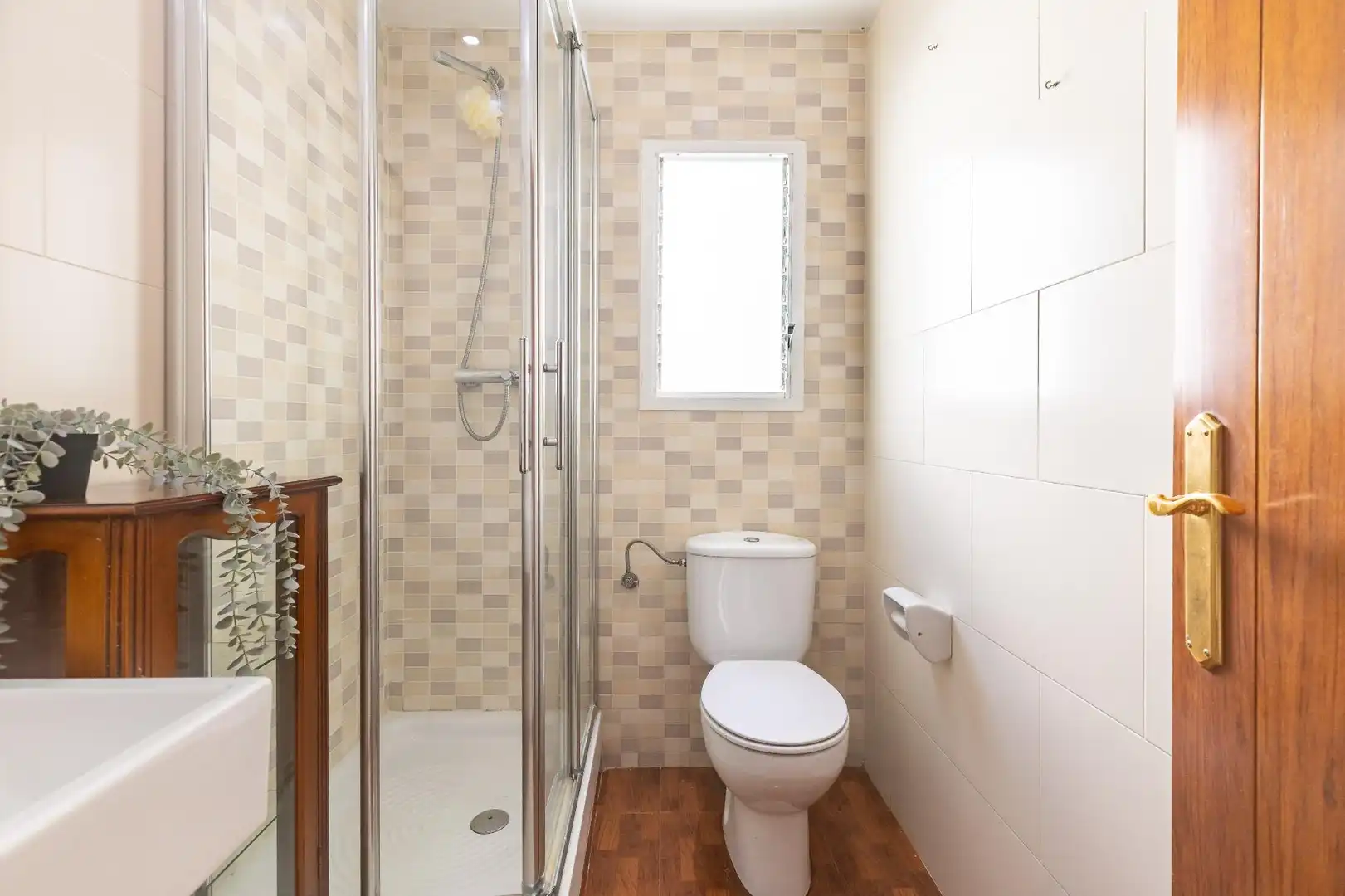 Bathroom of Flat for sale in Valencia  with Air Conditioner