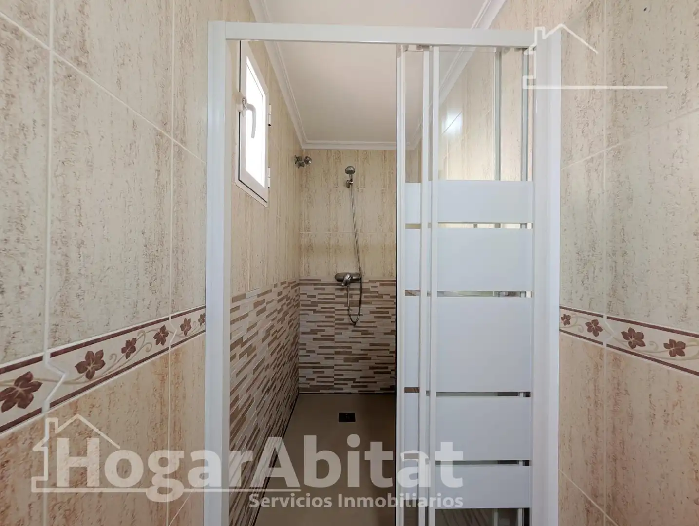 Baño de Piso en venta en Santa Pola con Aire acondicionado, Calefacción y Amueblado