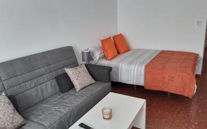 Dormitori de Estudi en venda en Vélez-Málaga amb Aire condicionat, Terrassa i Piscina comunitària