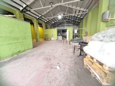 Nau industrial de lloguer a Zona Nord
