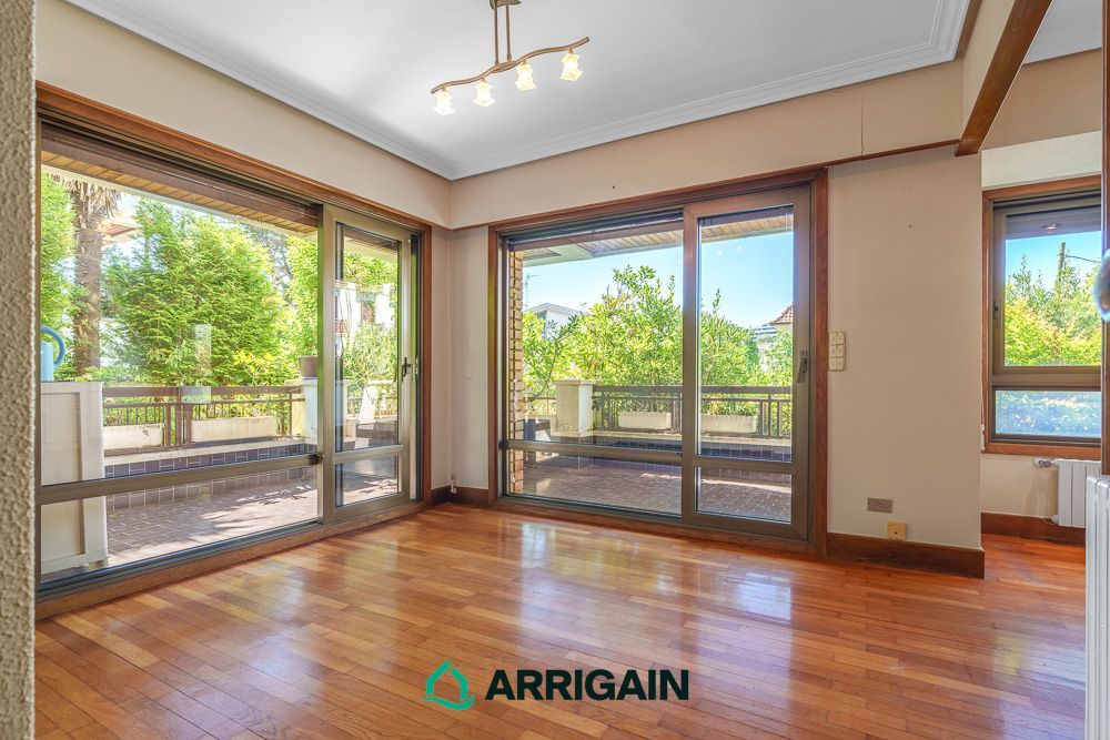Jardín de Piso en venta en Donostia - San Sebastián  con Calefacción, Terraza y Trastero