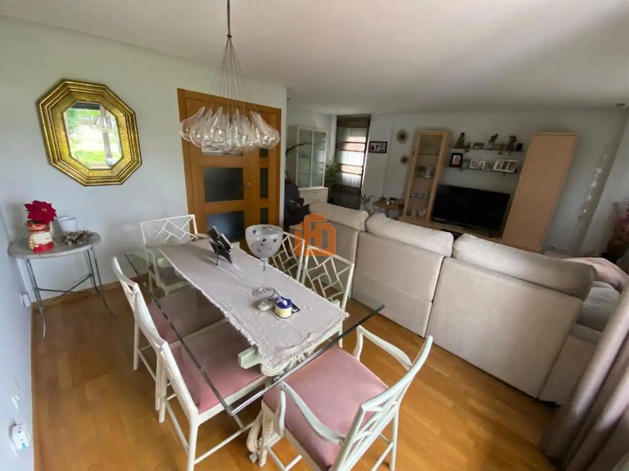 Comedor de Casa adosada en venta en San Andrés del Rabanedo con Calefacción, Jardín privado y Trastero