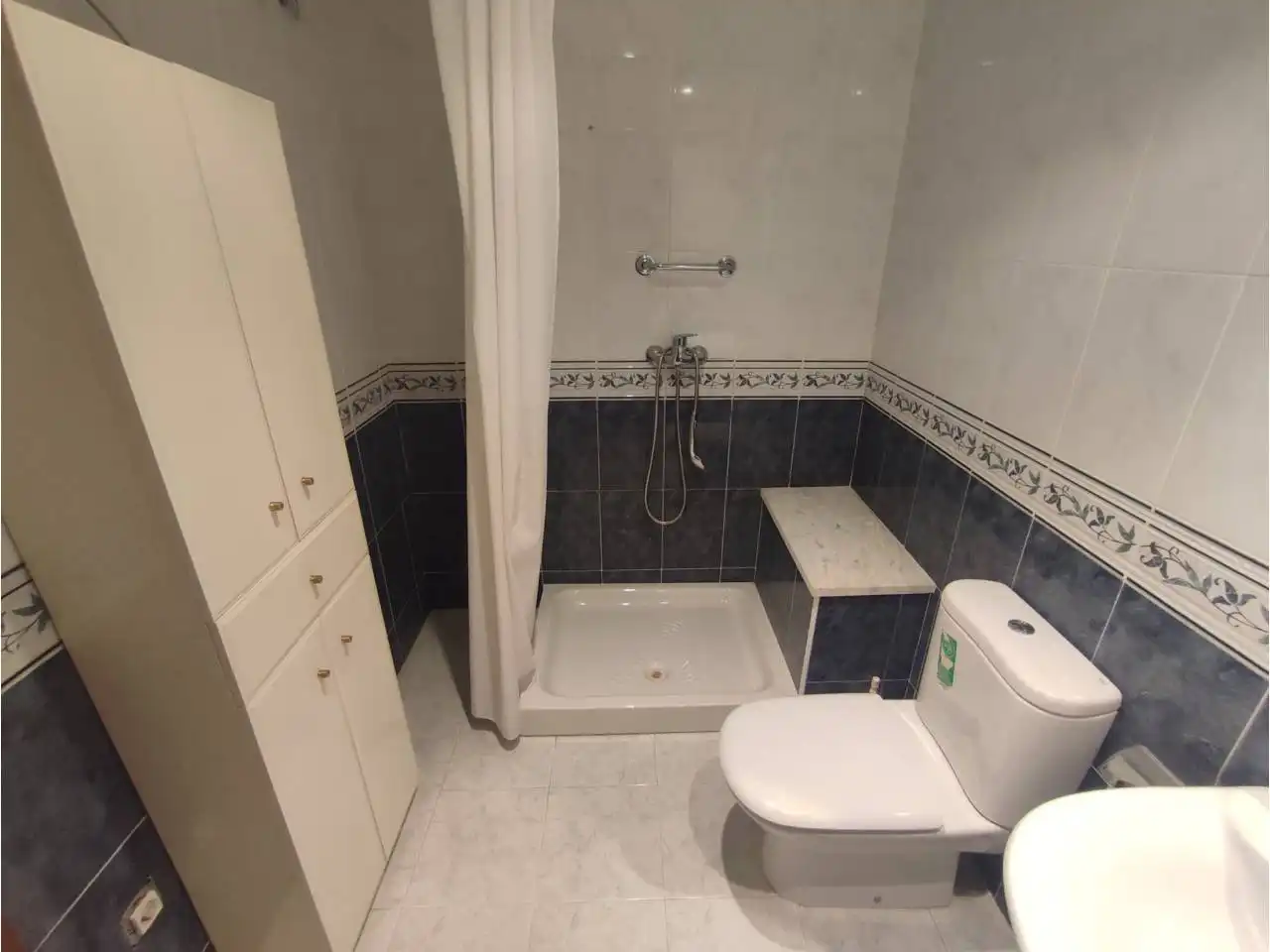 Bany de Casa o xalet en venda en La Granada amb Aire condicionat, Calefacció i Jardí privat