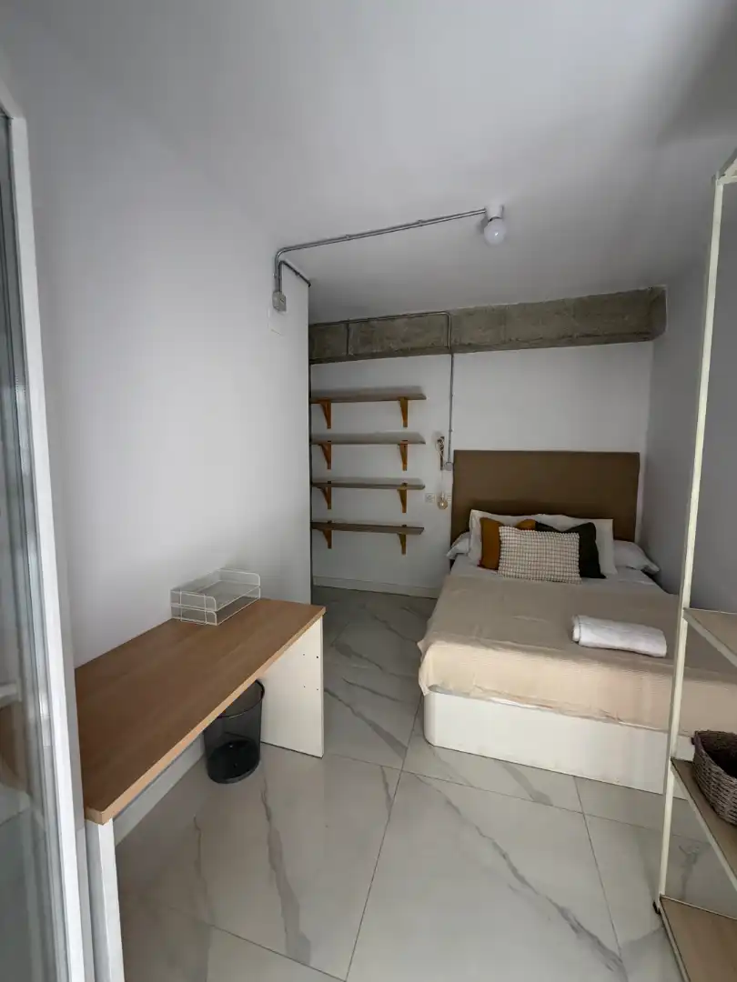 Habitación de Piso para compartir en Granada con Amueblado, Horno y Lavadora