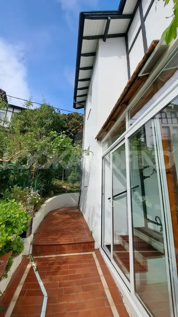 Terrassa de Casa o xalet en venda en Bilbao  amb Calefacció, Jardí privat i Terrassa